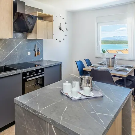 Capri With Heated Pool And Sea View On Krk Island Gasthuis 4*