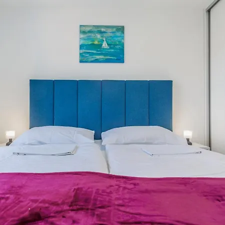 Capri With Heated Pool And Sea View On Krk Island Penzion