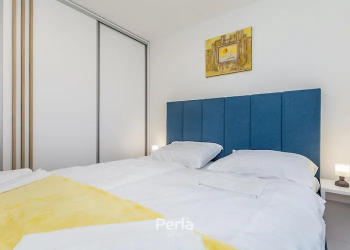 Capri With Heated Pool And Sea View On Krk Island 4*