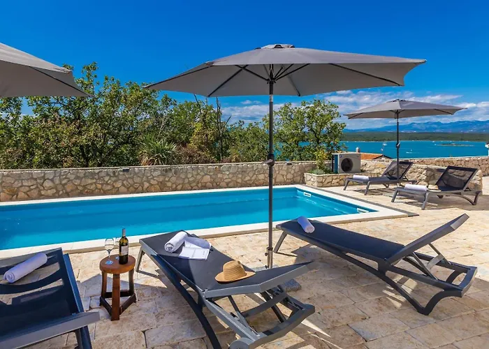 Capri With Heated Pool And Sea View On Krk Island Penzion