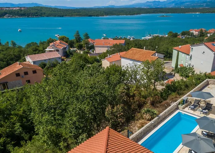Capri With Heated Pool And Sea View On Krk Island 4* Klimno