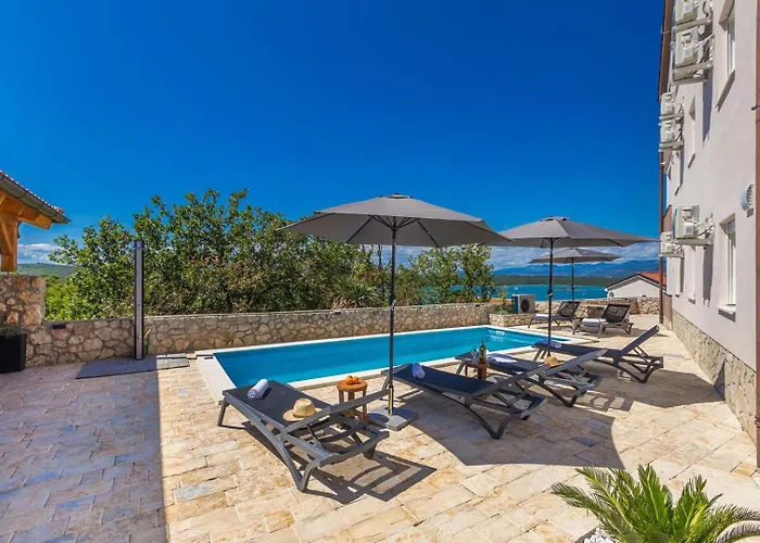 Penzion Capri With Heated Pool And Sea View On Krk Island