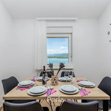 Capri With Heated Pool And Sea View On Krk Island Гостевой дом Климно