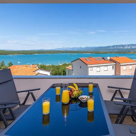 Гостевой дом Capri With Heated Pool And Sea View On Krk Island 4*
