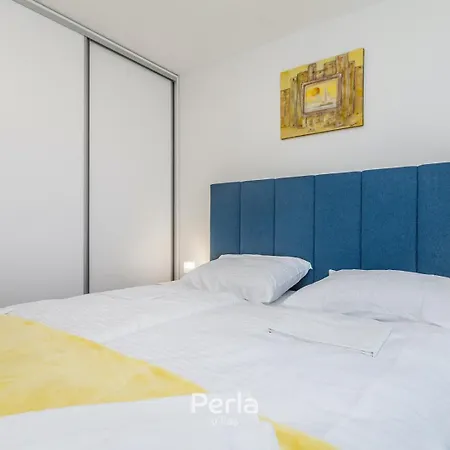 Capri With Heated Pool And Sea View On Krk Island 4*