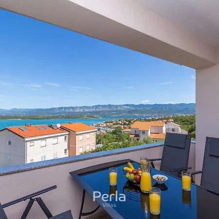 Capri With Heated Pool And Sea View On Krk Island Гостевой дом 4*