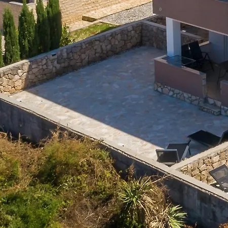 Capri With Heated Pool And Sea View On Krk Island Гостевой дом Климно