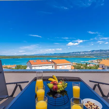 Capri With Heated Pool And Sea View On Krk Island Гостевой дом 4*