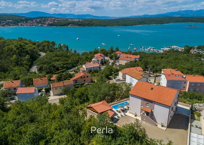ゲストハウス Capri With Heated Pool And Sea View On Krk Island クリムノ