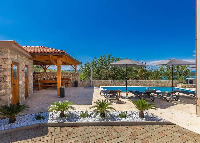 Capri With Heated Pool And Sea View On Krk Island ゲストハウス 4*