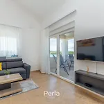 Πανσιόν Capri With Heated Pool And Sea View On Krk Island