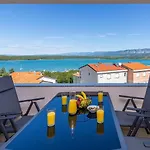 Πανσιόν Capri With Heated Pool And Sea View On Krk Island 4*