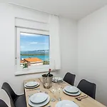 Capri With Heated Pool And Sea View On Krk Island 4*