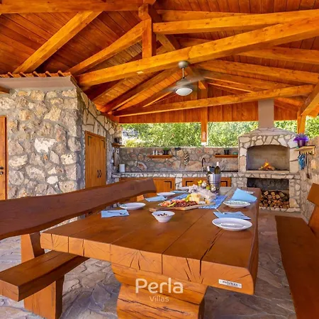 Pensjonat Capri With Heated Pool And Sea View On Krk Island