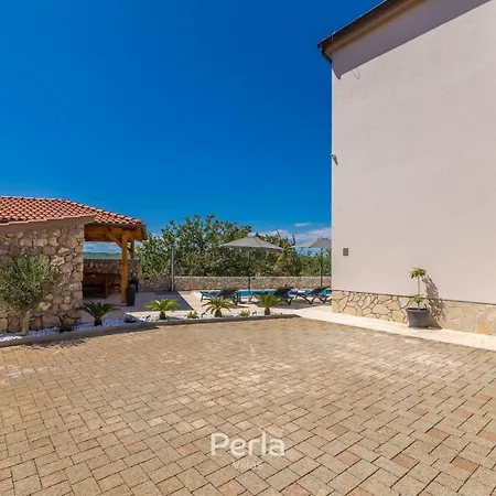 Capri With Heated Pool And Sea View On Krk Island Konukevi 4*