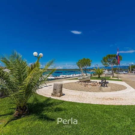 Capri With Heated Pool And Sea View On Krk Island 4*