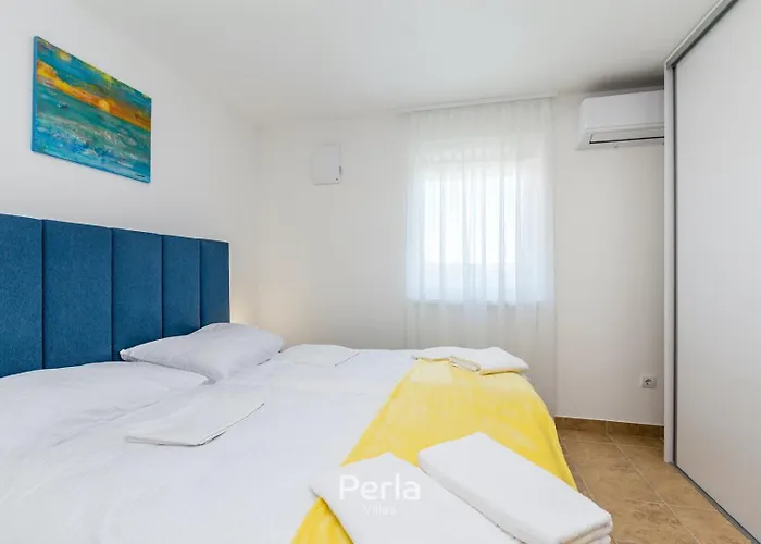 Capri With Heated Pool And Sea View On Krk Island 4* 클림노