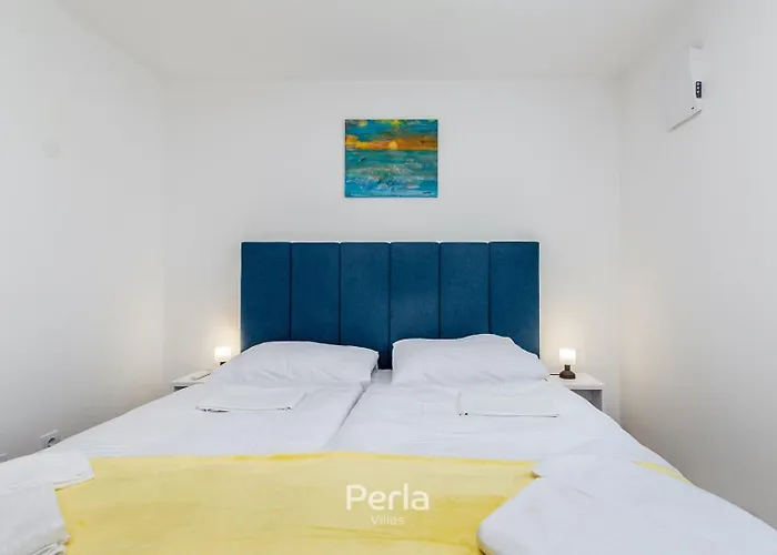 Capri With Heated Pool And Sea View On Krk Island 클림노