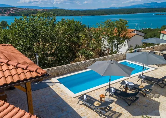 Capri With Heated Pool And Sea View On Krk Island 4*