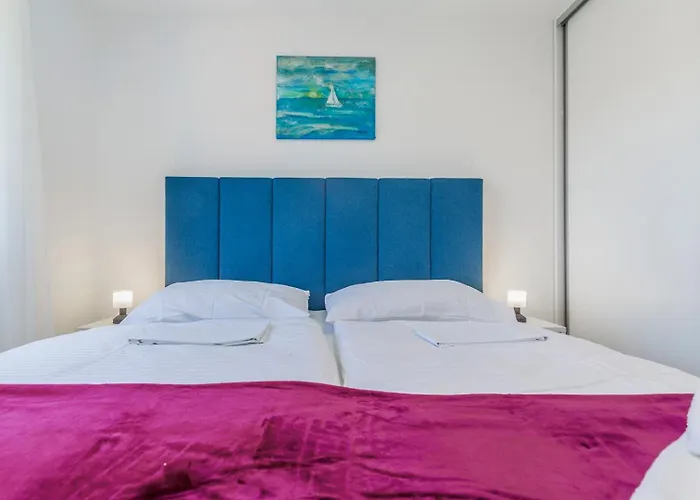Capri With Heated Pool And Sea View On Krk Island 게스트하우스